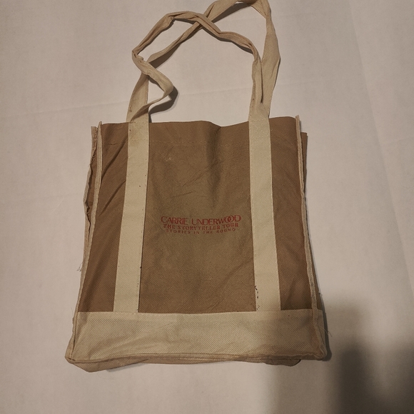 Carrie Underwood 2008 Carnival Ride Tour Book - Picture 10 of 11